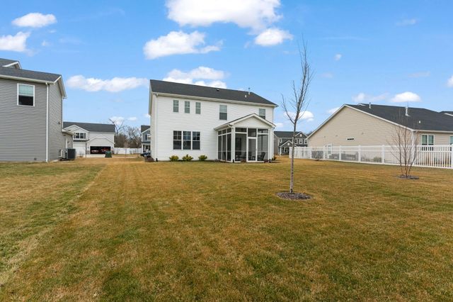 3854 Wild Grove Way, Valparaiso, IN 46385
