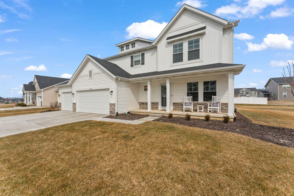 3854 Wild Grove Way, Valparaiso, IN 46385