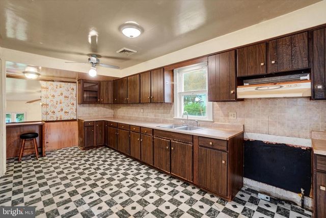 559 WISE AVE, Red Lion, PA 17356
