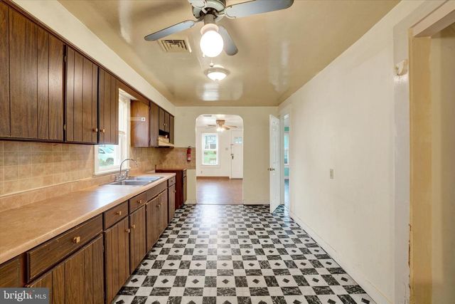 559 WISE AVE, Red Lion, PA 17356