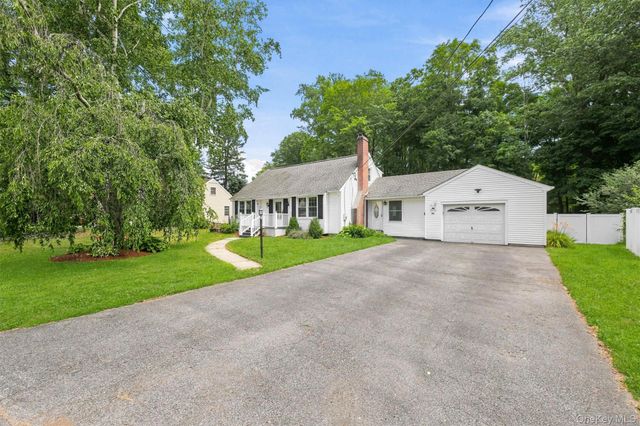 20 Valley View Road, Hyde Park, NY 12538