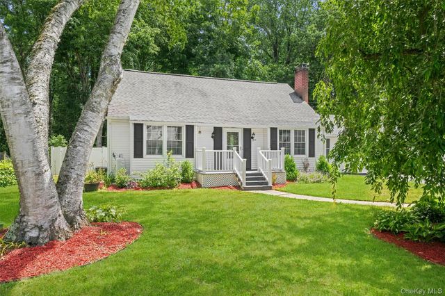 20 Valley View Road, Hyde Park, NY 12538