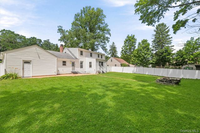 20 Valley View Road, Hyde Park, NY 12538