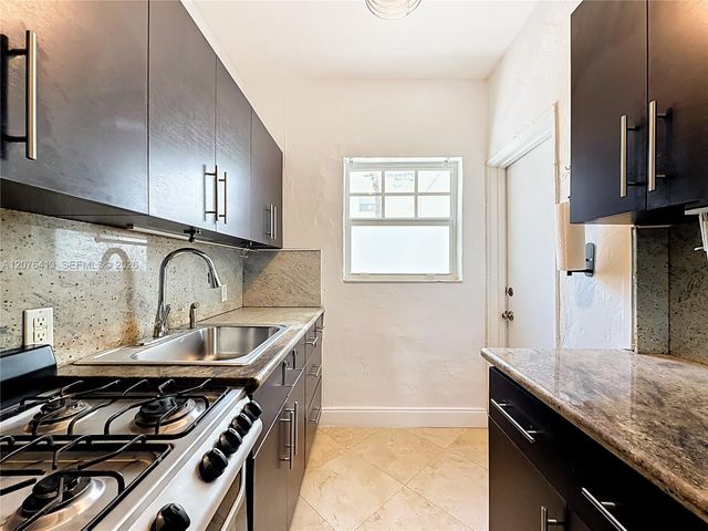 2463 Pine Tree Drive 3, Miami Beach, FL 33140