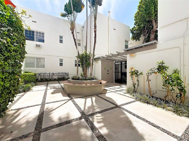 2463 Pine Tree Drive 3, Miami Beach, FL 33140