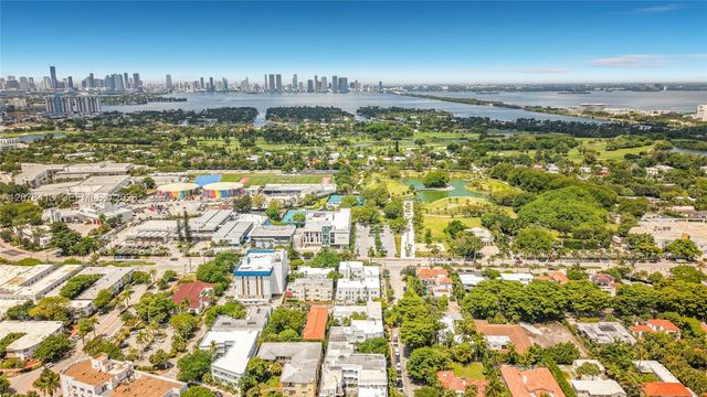 2463 Pine Tree Drive 3, Miami Beach, FL 33140