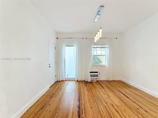 2463 Pine Tree Drive 3, Miami Beach, FL 33140
