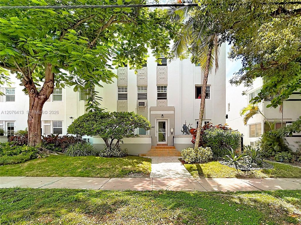2463 Pine Tree Drive 3, Miami Beach, FL 33140
