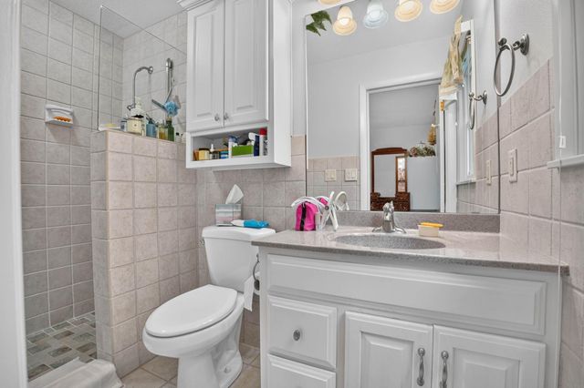 2004 Grand Boulevard, Cedar Falls, IA 50613