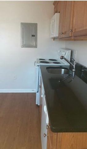 2 Granite St 4, Malden, MA 02148