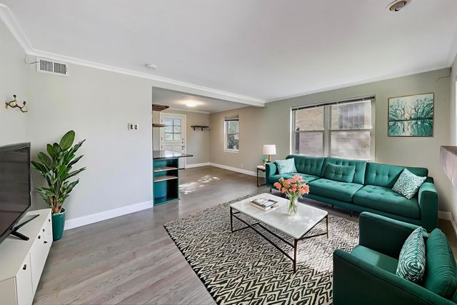 5507 W Ardmore Avenue, Chicago, IL 60646
