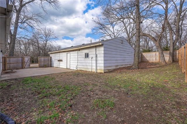 186 Fascination Lane, Linn Valley, KS 66040