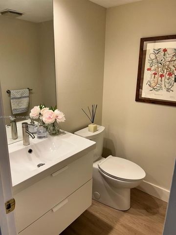 3520 Oaks Way 607, Pompano Beach, FL 33069