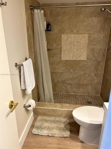 3520 Oaks Way 607, Pompano Beach, FL 33069