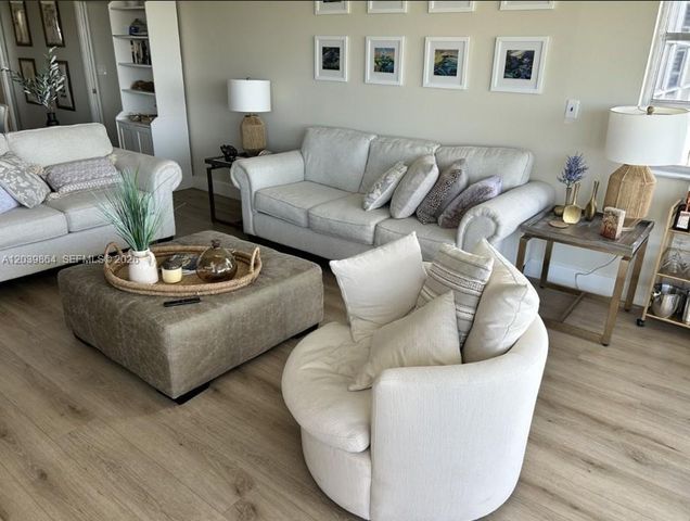 3520 Oaks Way 607, Pompano Beach, FL 33069