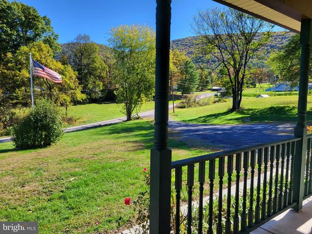 10 FLATLAND RD, Lewistown, PA 17044