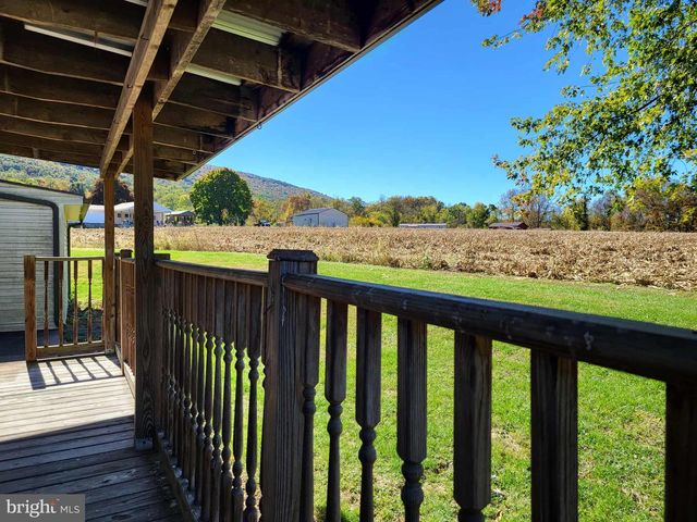 10 FLATLAND RD, Lewistown, PA 17044