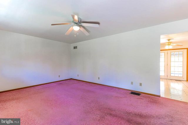 10 FLATLAND RD, Lewistown, PA 17044