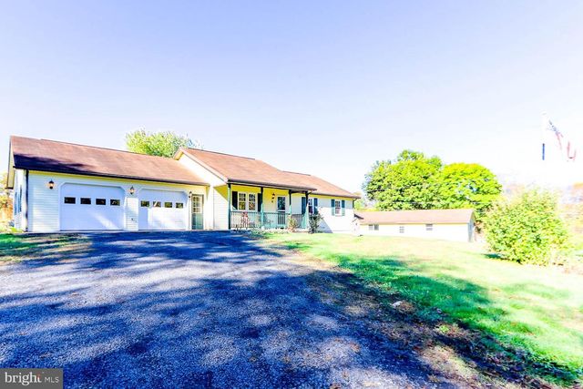 10 FLATLAND RD, Lewistown, PA 17044