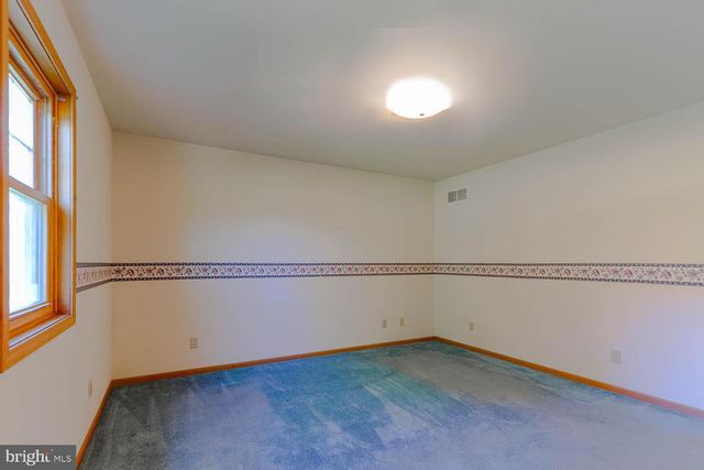 10 FLATLAND RD, Lewistown, PA 17044