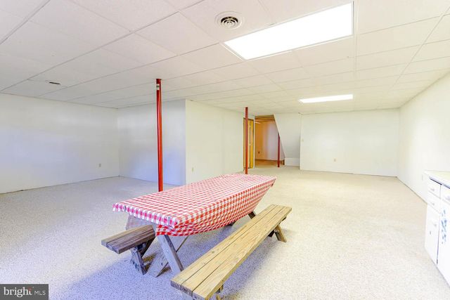 10 FLATLAND RD, Lewistown, PA 17044