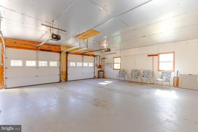 10 FLATLAND RD, Lewistown, PA 17044