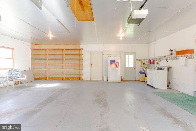 10 FLATLAND RD, Lewistown, PA 17044