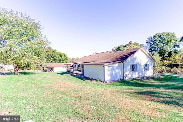 10 FLATLAND RD, Lewistown, PA 17044