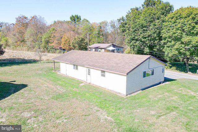 10 FLATLAND RD, Lewistown, PA 17044