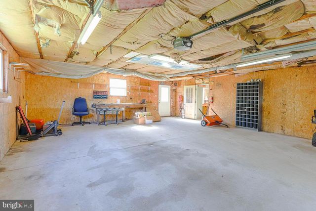 10 FLATLAND RD, Lewistown, PA 17044