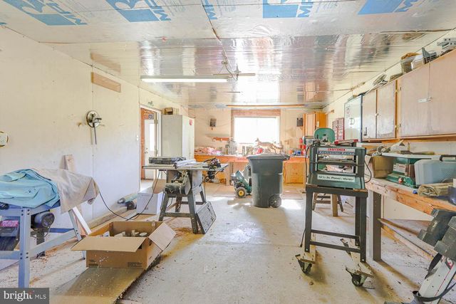 10 FLATLAND RD, Lewistown, PA 17044