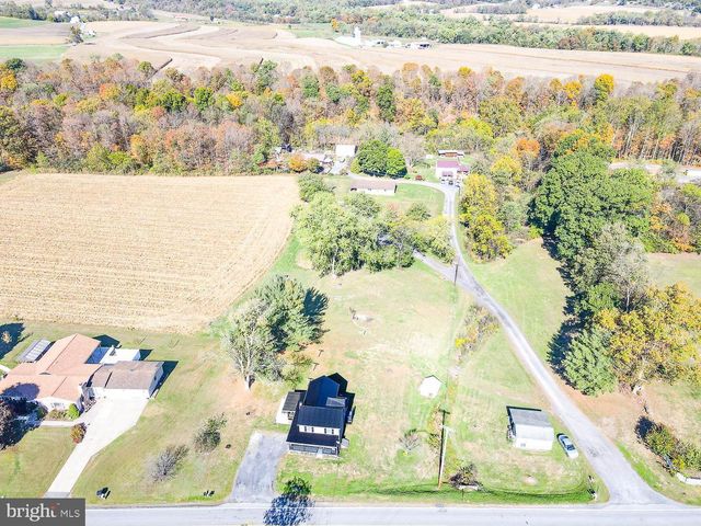 10 FLATLAND RD, Lewistown, PA 17044