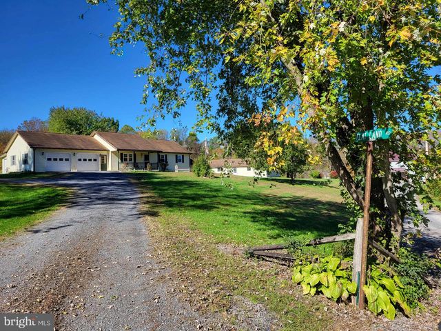 10 FLATLAND RD, Lewistown, PA 17044