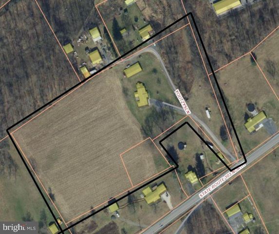 10 FLATLAND RD, Lewistown, PA 17044