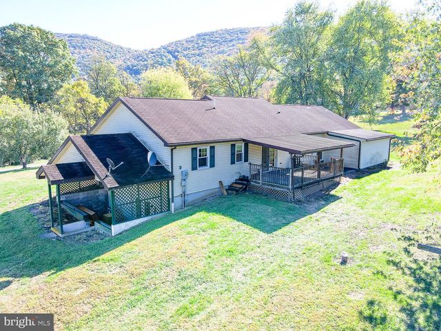 10 FLATLAND RD, Lewistown, PA 17044