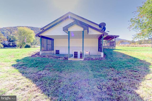 10 FLATLAND RD, Lewistown, PA 17044