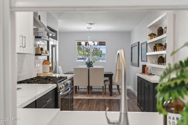 3839 E VERNON Avenue, Phoenix, AZ 85008