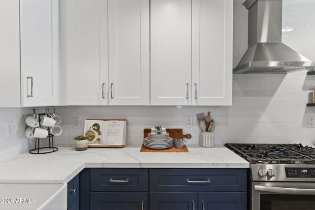 3839 E VERNON Avenue, Phoenix, AZ 85008
