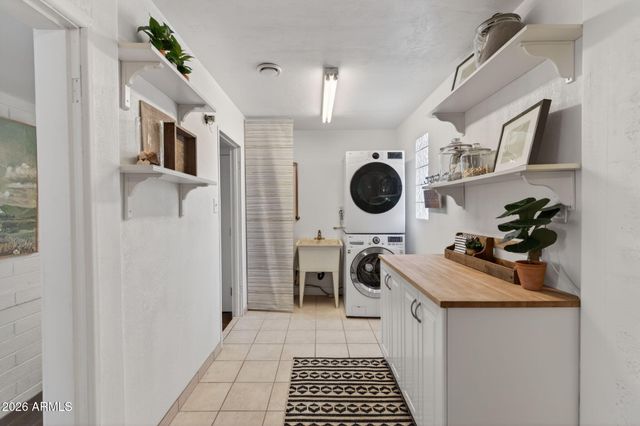3839 E VERNON Avenue, Phoenix, AZ 85008