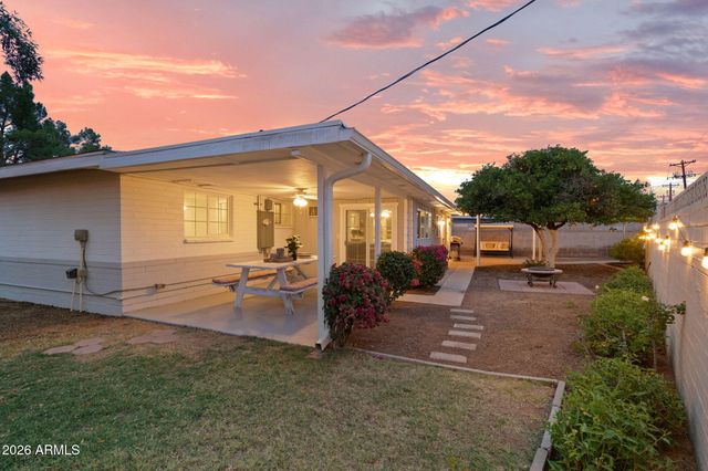 3839 E VERNON Avenue, Phoenix, AZ 85008