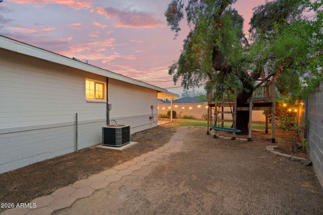 3839 E VERNON Avenue, Phoenix, AZ 85008