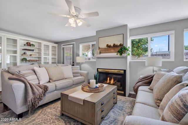 3839 E VERNON Avenue, Phoenix, AZ 85008