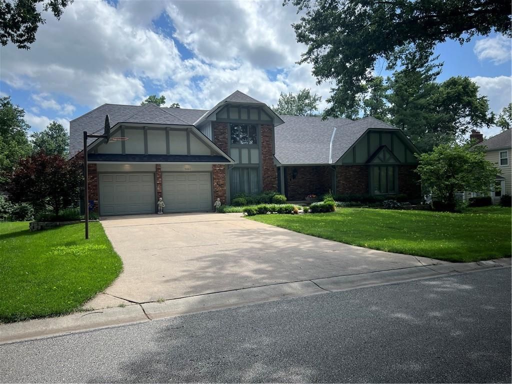 5001 W 112th Street, Leawood, KS 66211