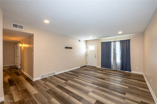 670 Hemlock Drive, Euclid, OH 44132