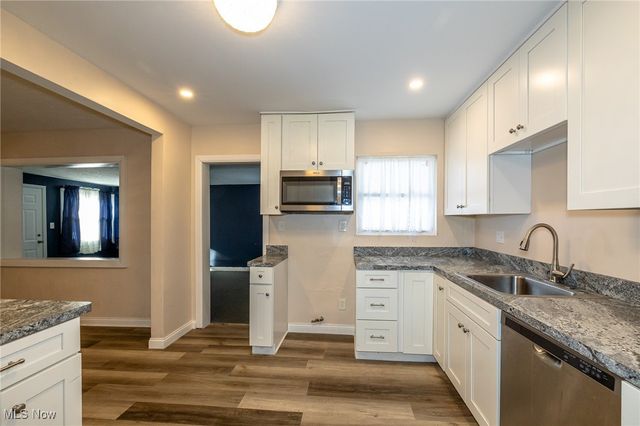 670 Hemlock Drive, Euclid, OH 44132