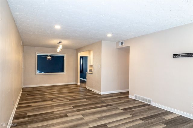 670 Hemlock Drive, Euclid, OH 44132