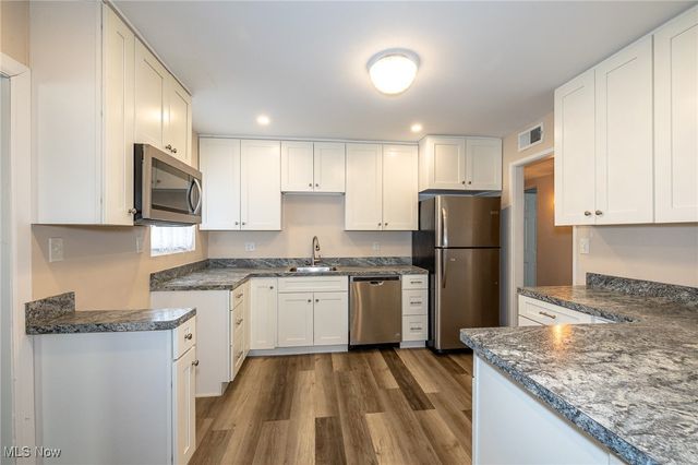 670 Hemlock Drive, Euclid, OH 44132