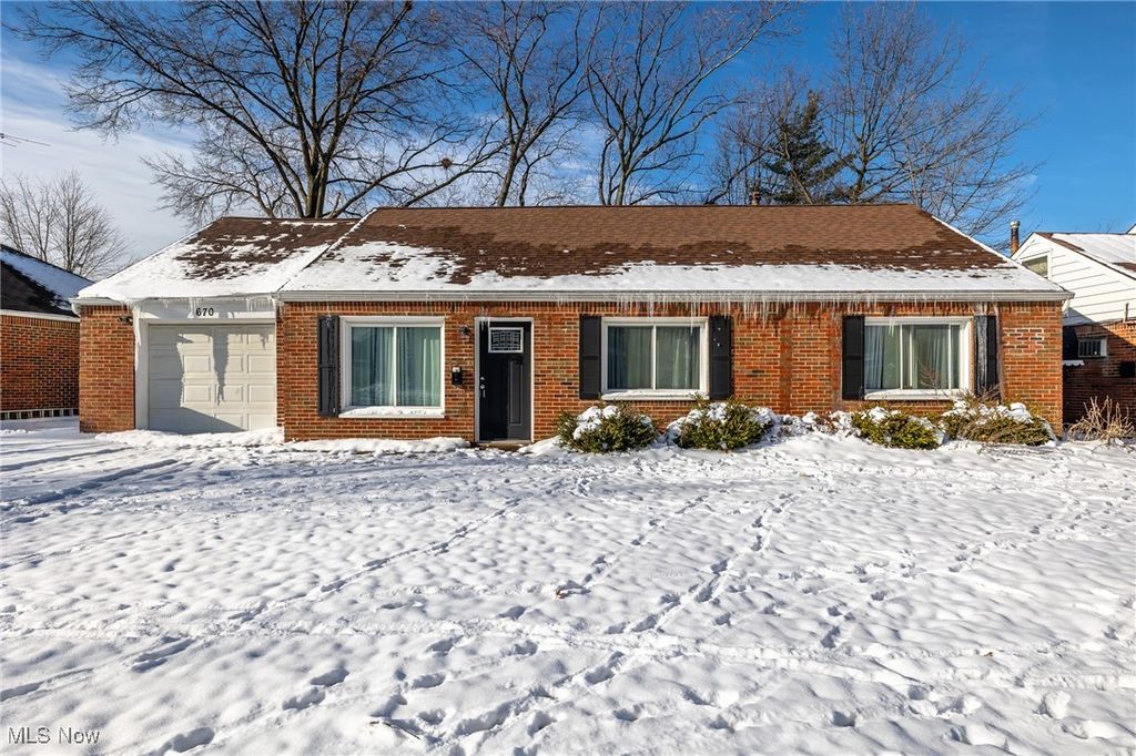 670 Hemlock Drive, Euclid, OH 44132