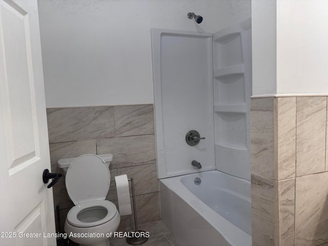 900 Middle Street, Lansing, MI 48915