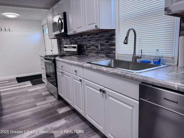 900 Middle Street, Lansing, MI 48915